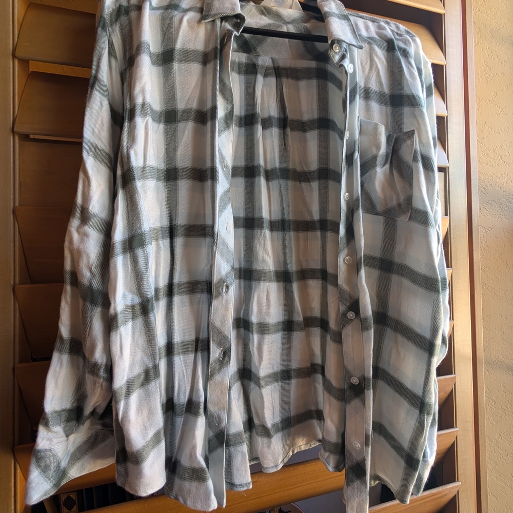 Market & Spruce White and Green Checkered Shirt